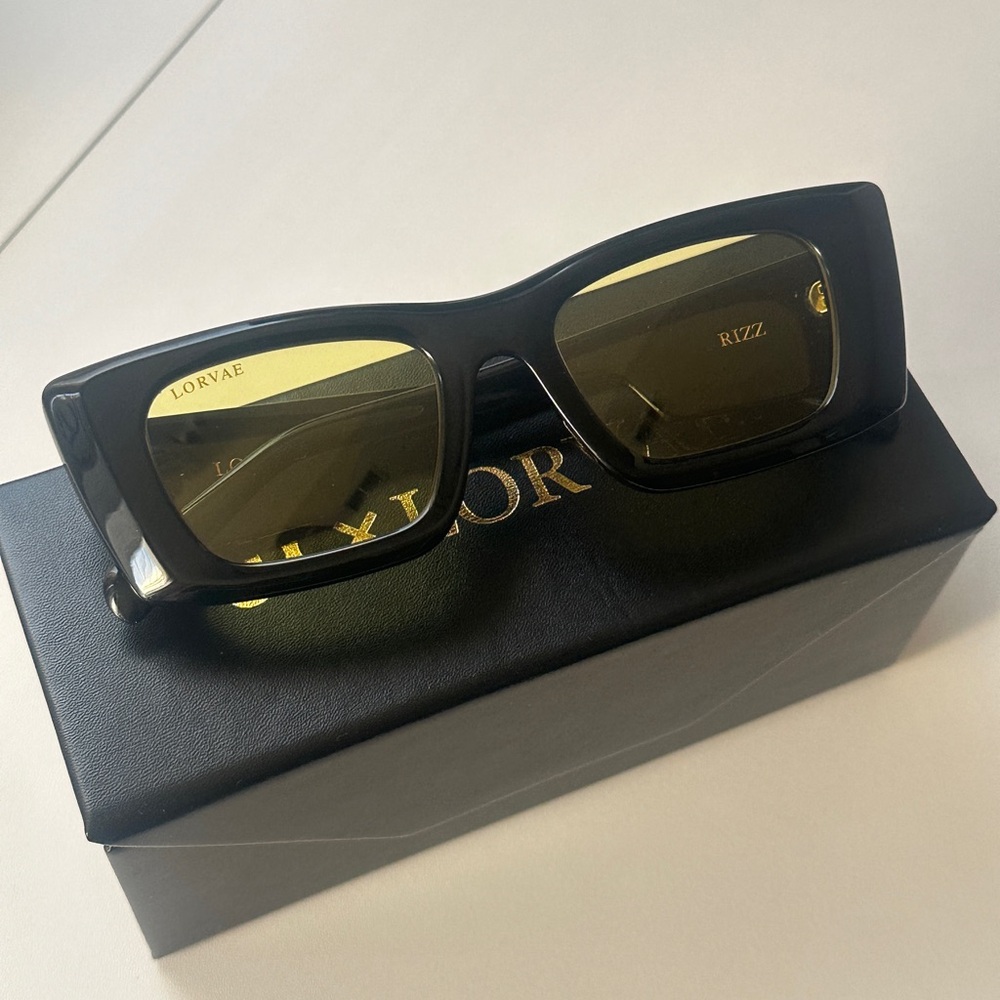 JT x Lorvae Rizz Sunglasses in Bumble